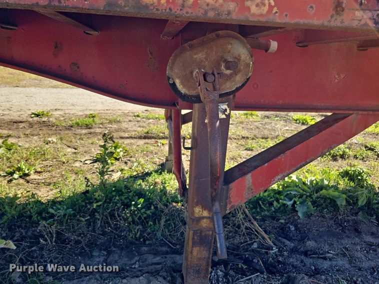 image for item DQ0196 1972 Trailmobile P31TOCAH  flatbed trailer