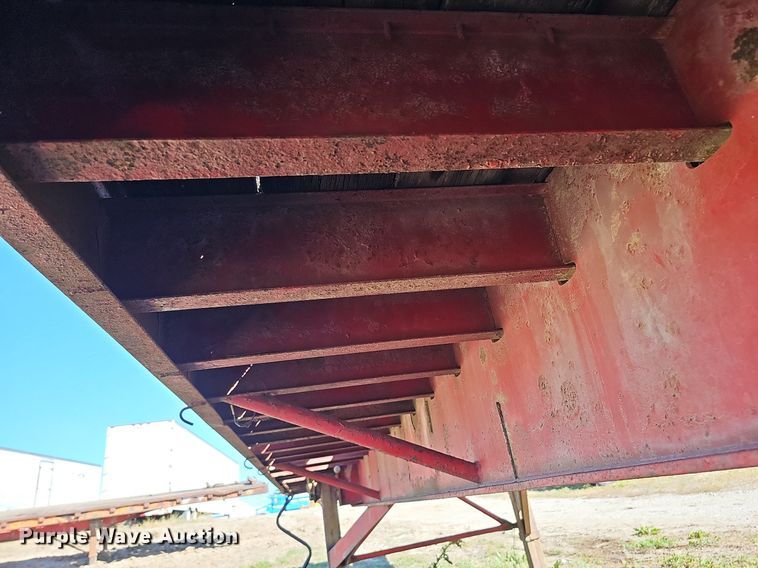 image for item DQ0196 1972 Trailmobile P31TOCAH  flatbed trailer