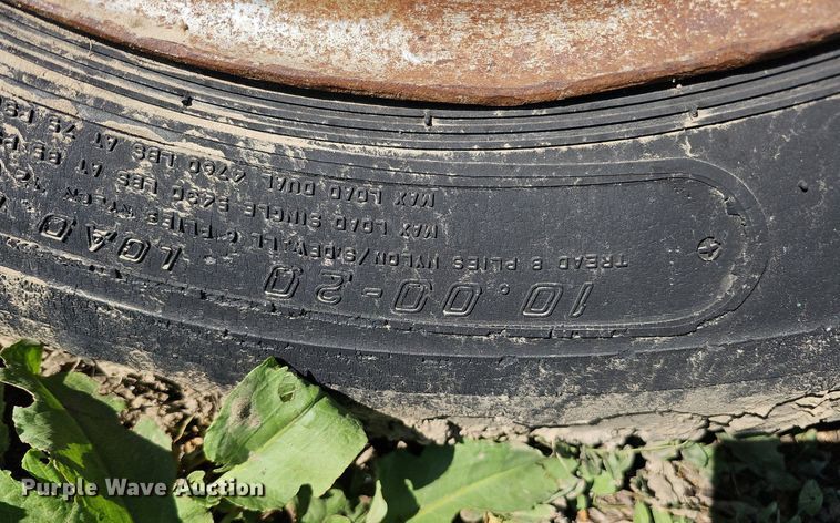 image for item DQ0196 1972 Trailmobile P31TOCAH  flatbed trailer