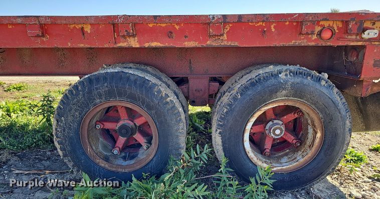 image for item DQ0196 1972 Trailmobile P31TOCAH  flatbed trailer