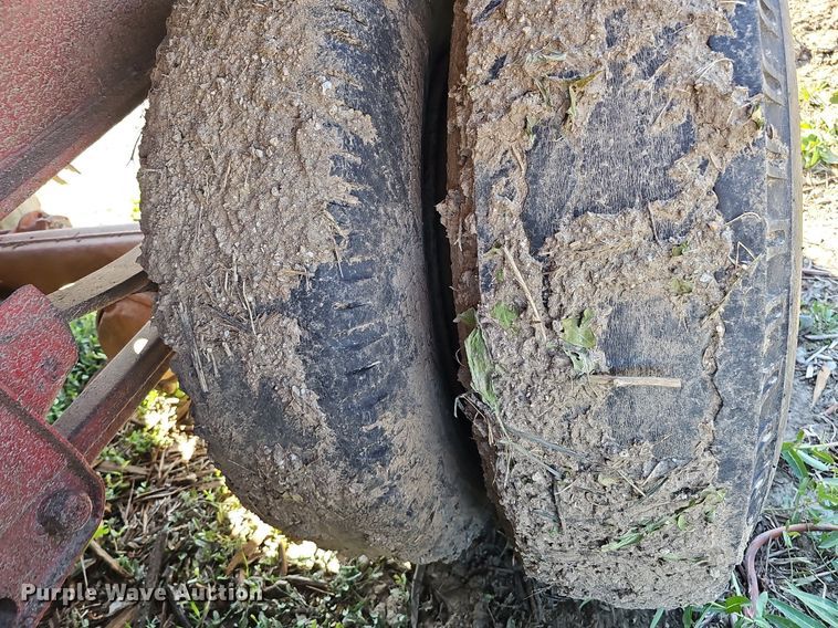 image for item DQ0196 1972 Trailmobile P31TOCAH  flatbed trailer