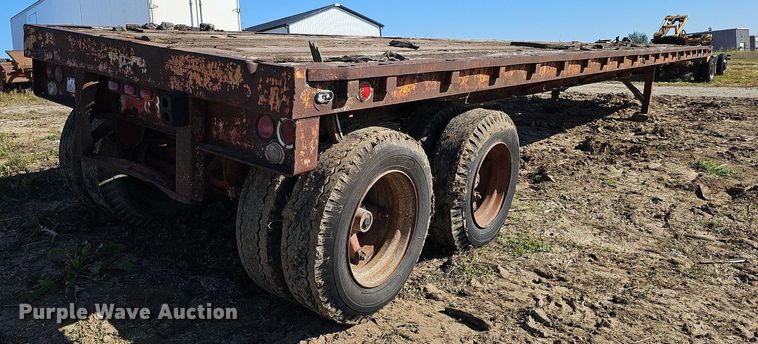 image for item DQ0197 1972 Trailmobile P31TOCAH  flatbed trailer