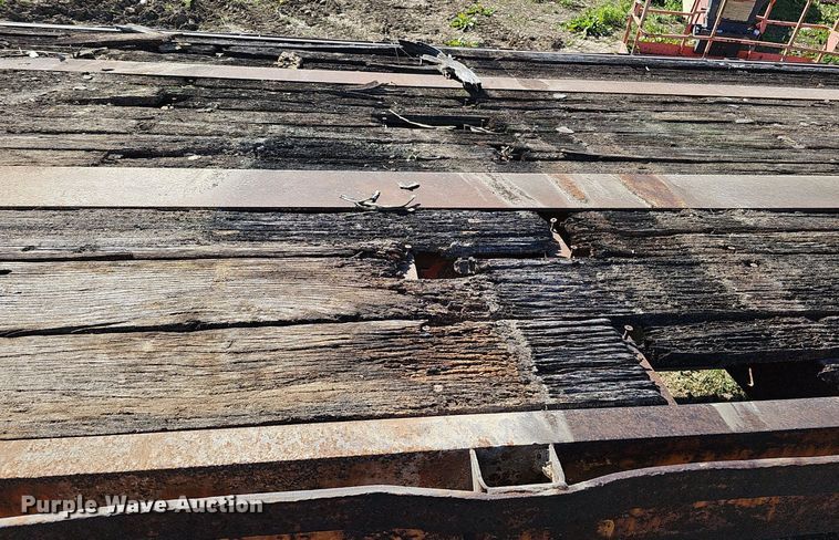 image for item DQ0197 1972 Trailmobile P31TOCAH  flatbed trailer