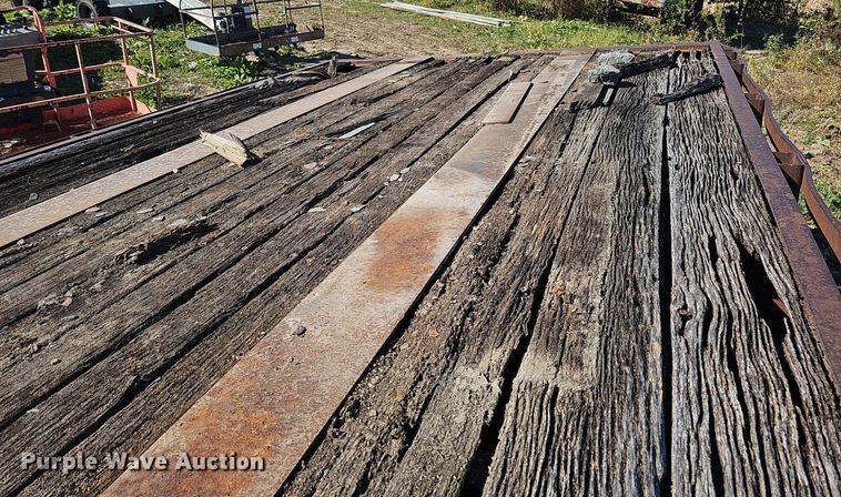 image for item DQ0197 1972 Trailmobile P31TOCAH  flatbed trailer