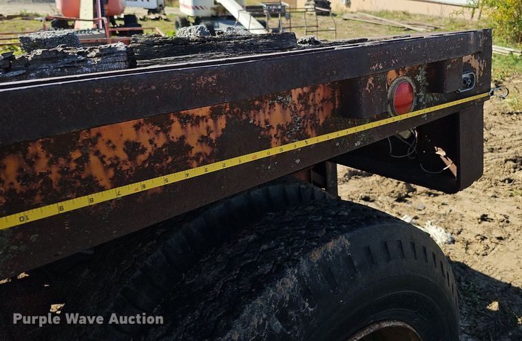 image for item DQ0197 1972 Trailmobile P31TOCAH  flatbed trailer