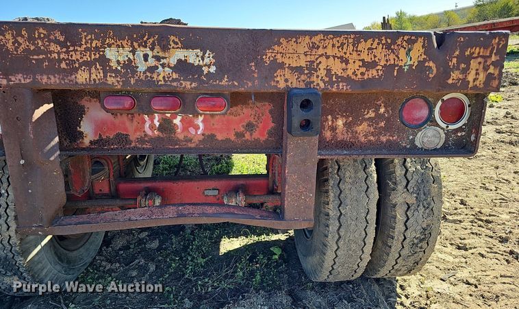 image for item DQ0197 1972 Trailmobile P31TOCAH  flatbed trailer