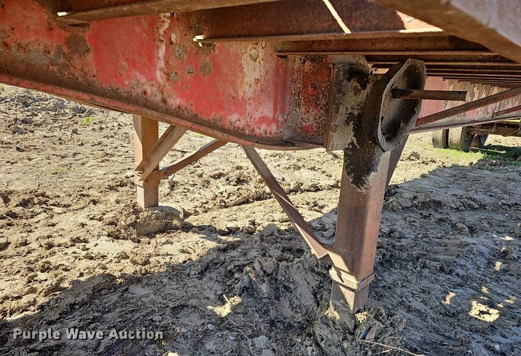 image for item DQ0197 1972 Trailmobile P31TOCAH  flatbed trailer