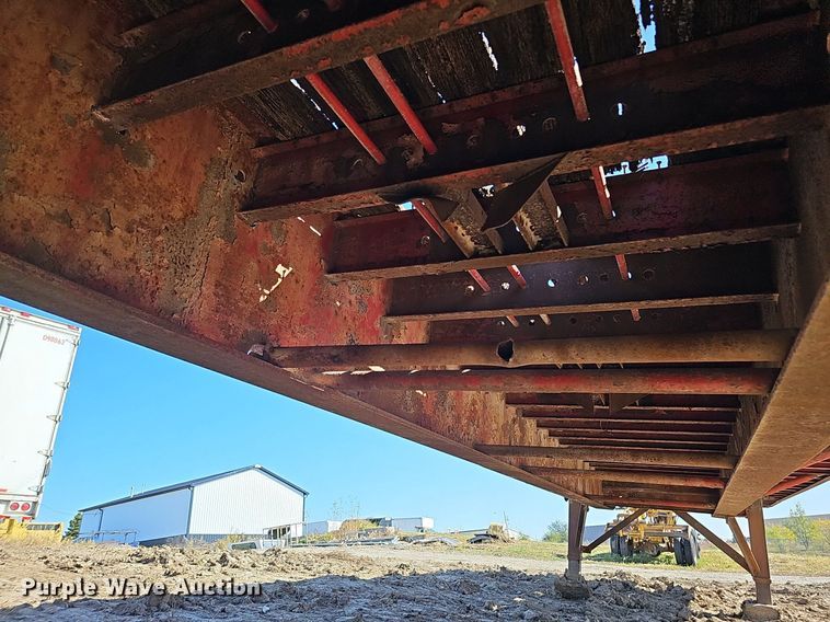 image for item DQ0197 1972 Trailmobile P31TOCAH  flatbed trailer