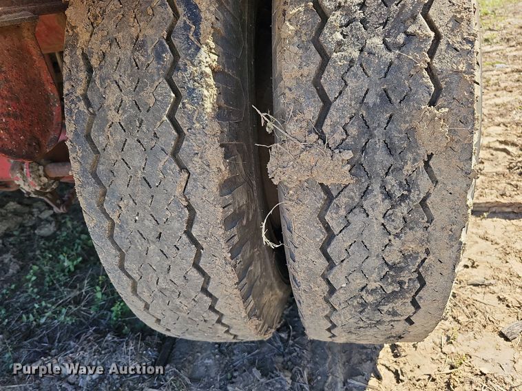 image for item DQ0197 1972 Trailmobile P31TOCAH  flatbed trailer