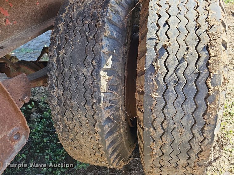 image for item DQ0197 1972 Trailmobile P31TOCAH  flatbed trailer