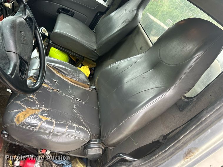 image for item DQ0952 2011 International 7400  vacuum truck