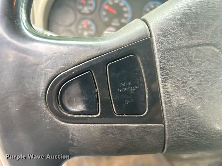 image for item DQ0952 2011 International 7400  vacuum truck