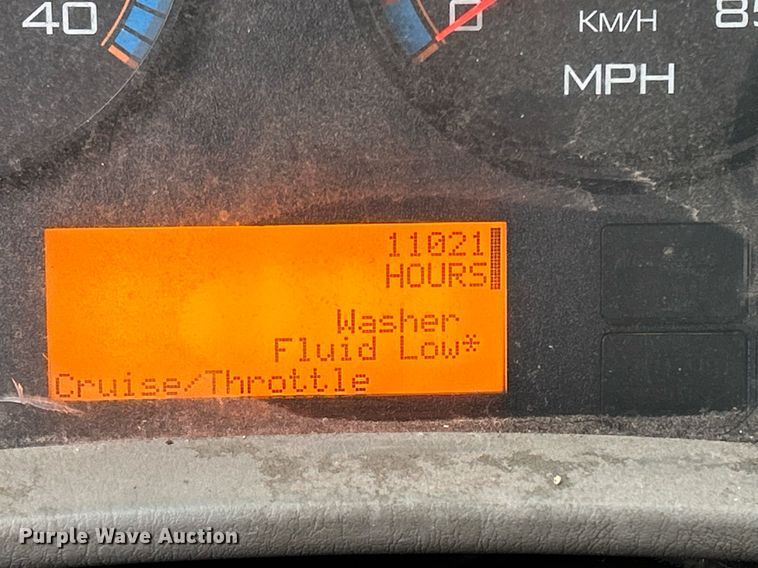 image for item DQ0952 2011 International 7400  vacuum truck