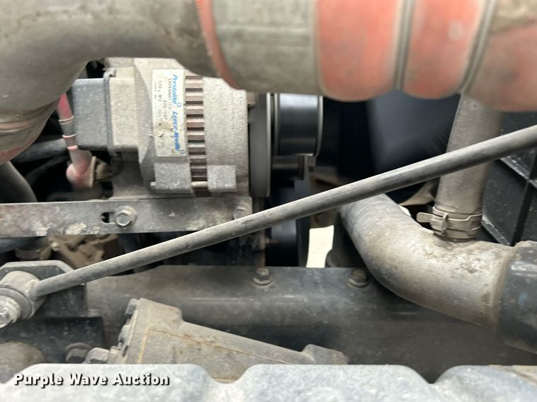 image for item DQ0952 2011 International 7400  vacuum truck