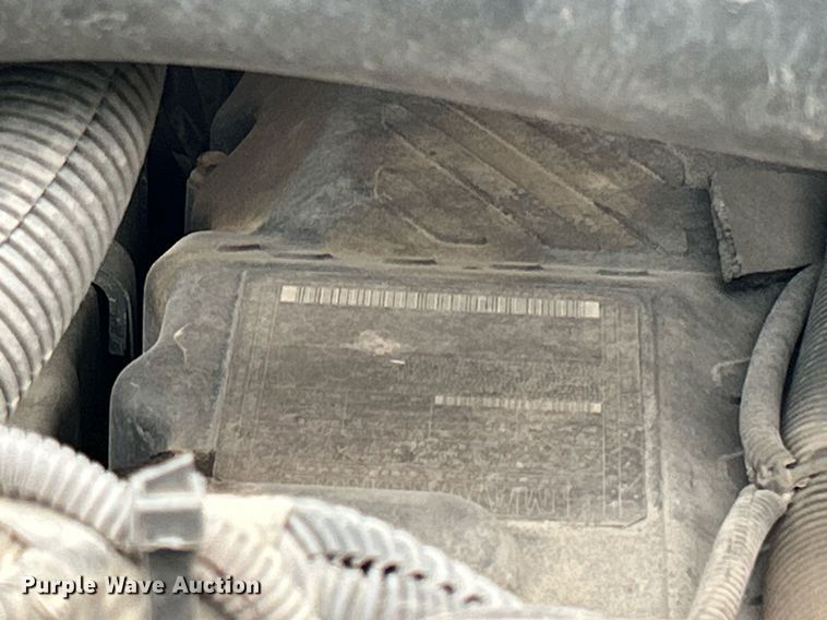 image for item DQ0952 2011 International 7400  vacuum truck