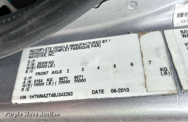 image for item DQ0952 2011 International 7400  vacuum truck