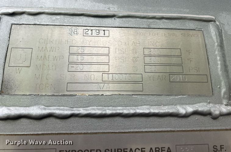 image for item DQ0952 2011 International 7400  vacuum truck