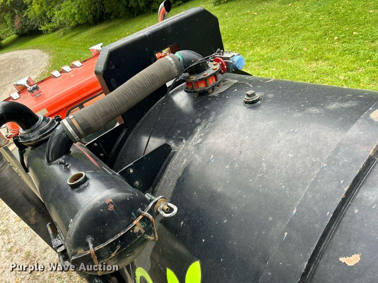 image for item DQ0953 2004 Western Star 4900  vacuum truck