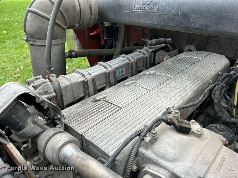 image for item DQ0953 2004 Western Star 4900  vacuum truck