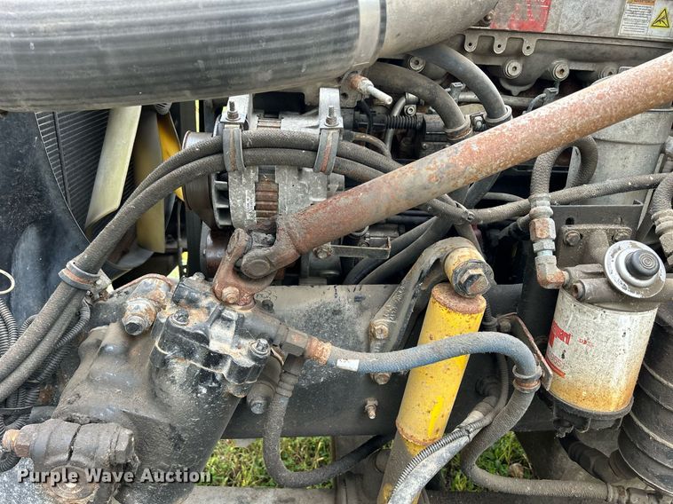 image for item DQ0953 2004 Western Star 4900  vacuum truck