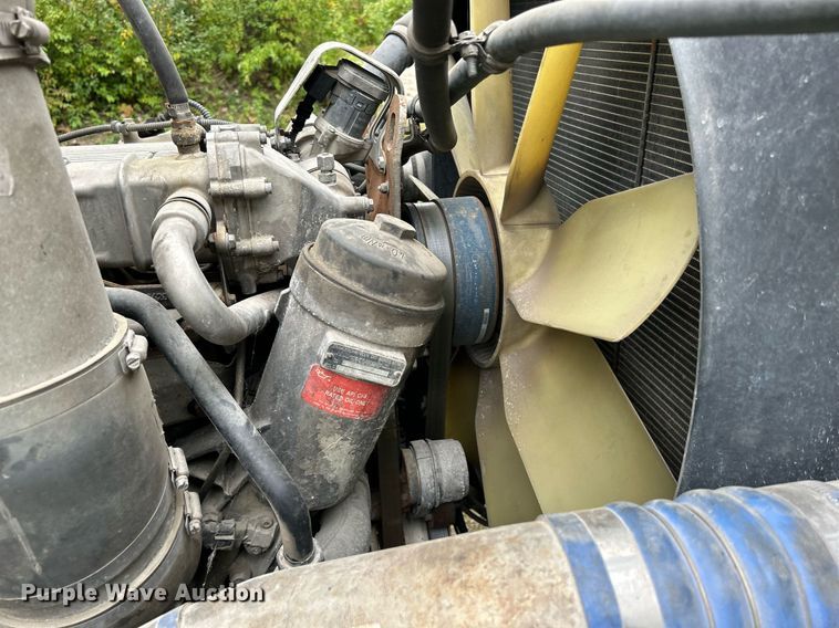 image for item DQ0953 2004 Western Star 4900  vacuum truck