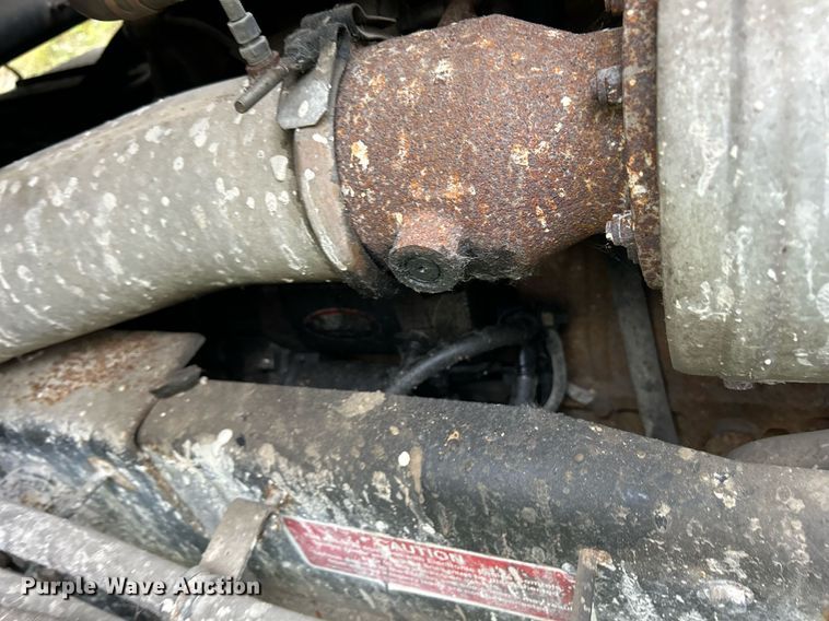 image for item DQ0953 2004 Western Star 4900  vacuum truck