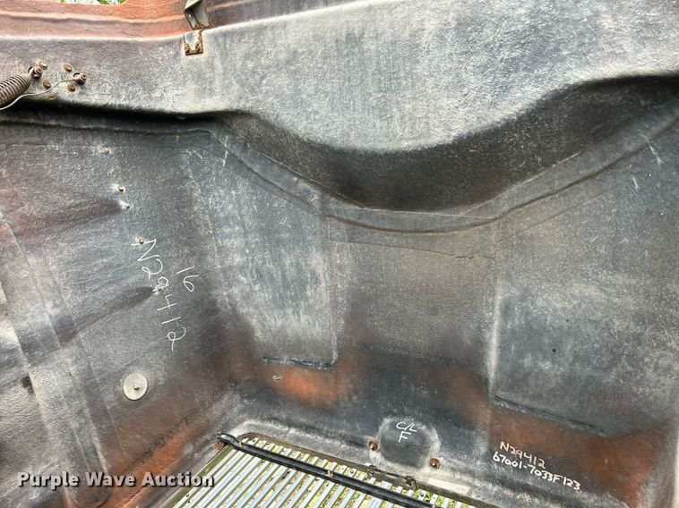 image for item DQ0953 2004 Western Star 4900  vacuum truck