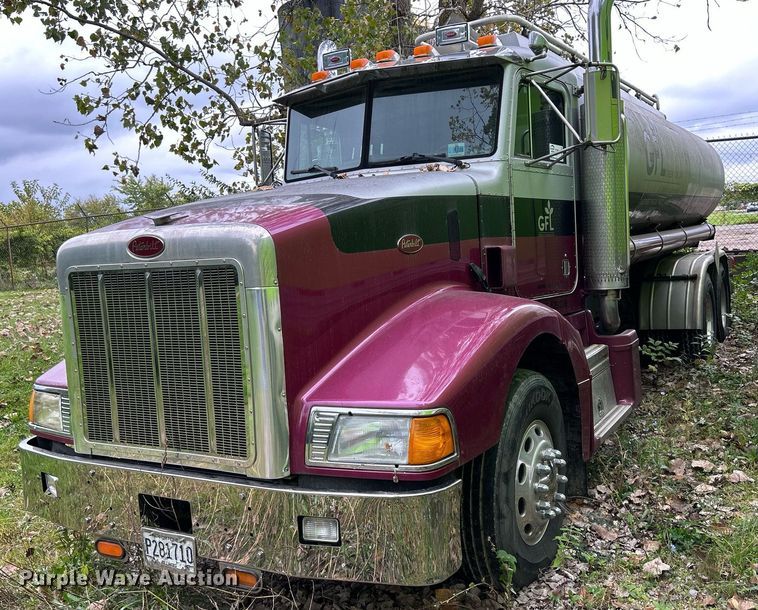 image for item DQ0954 1998 Peterbilt 377  vacuum truck