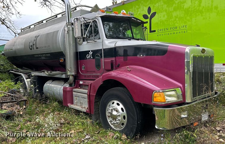 image for item DQ0954 1998 Peterbilt 377  vacuum truck