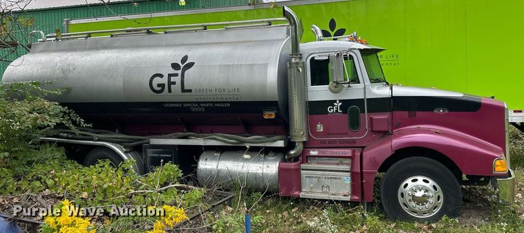 image for item DQ0954 1998 Peterbilt 377  vacuum truck