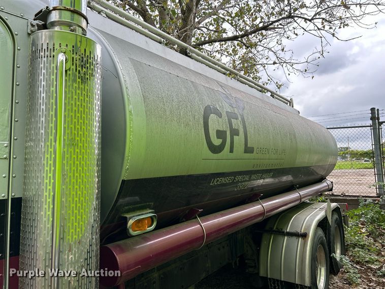 image for item DQ0954 1998 Peterbilt 377  vacuum truck