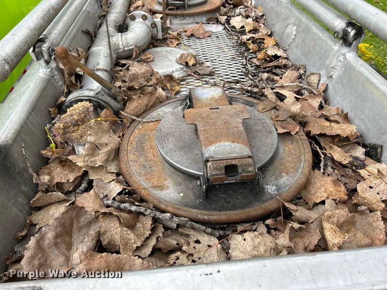 image for item DQ0954 1998 Peterbilt 377  vacuum truck