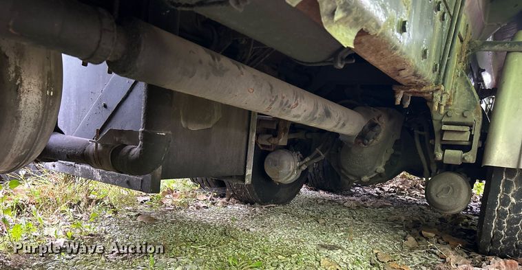 image for item DQ0954 1998 Peterbilt 377  vacuum truck