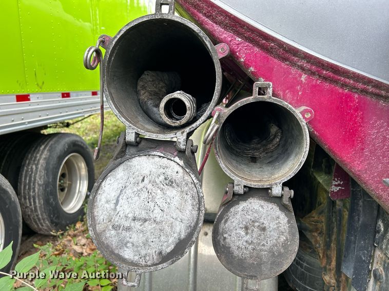 image for item DQ0954 1998 Peterbilt 377  vacuum truck