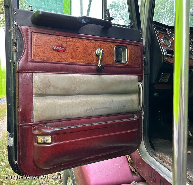 image for item DQ0954 1998 Peterbilt 377  vacuum truck