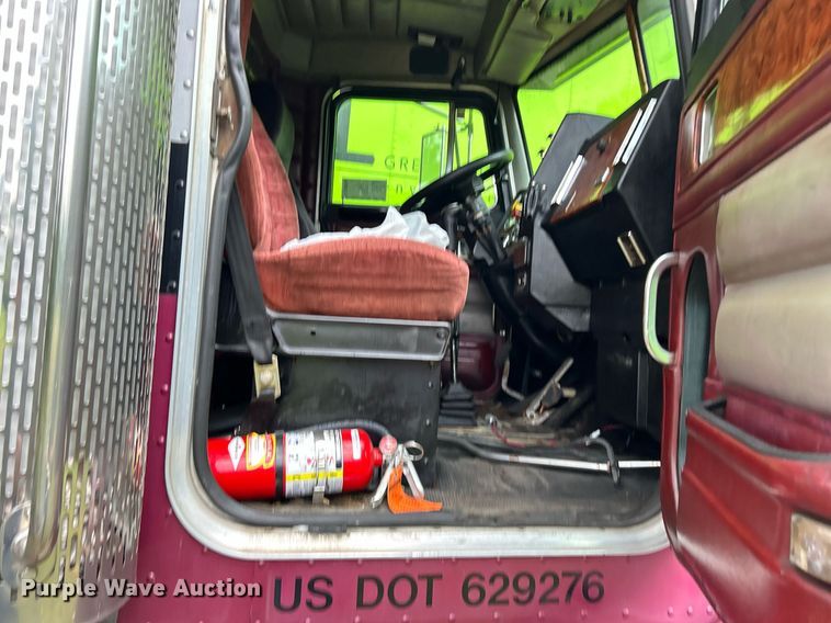 image for item DQ0954 1998 Peterbilt 377  vacuum truck