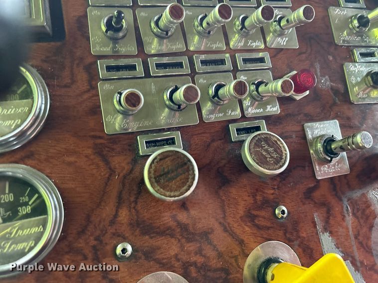 image for item DQ0954 1998 Peterbilt 377  vacuum truck