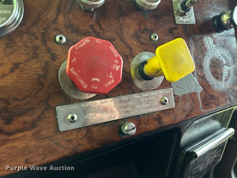 image for item DQ0954 1998 Peterbilt 377  vacuum truck