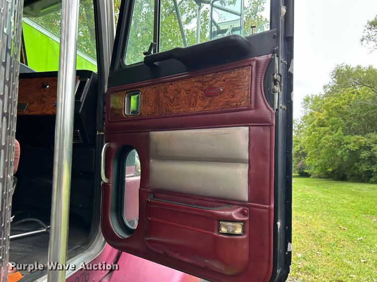 image for item DQ0954 1998 Peterbilt 377  vacuum truck