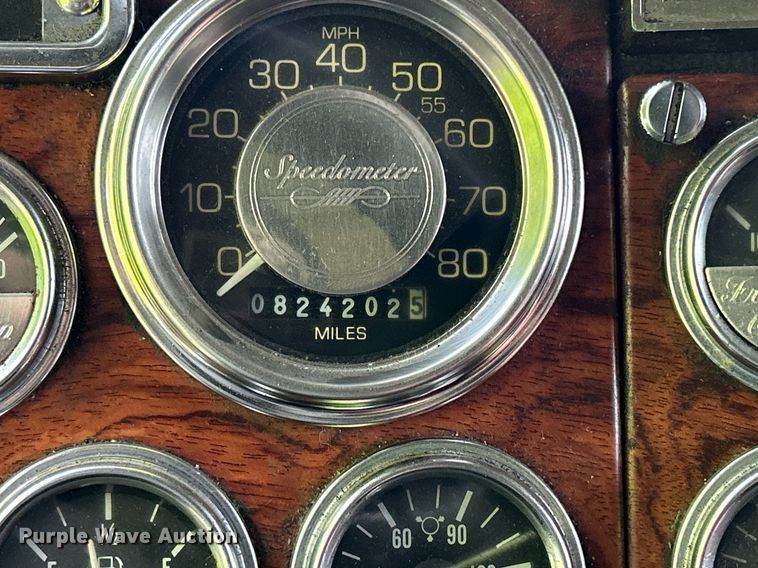 image for item DQ0954 1998 Peterbilt 377  vacuum truck