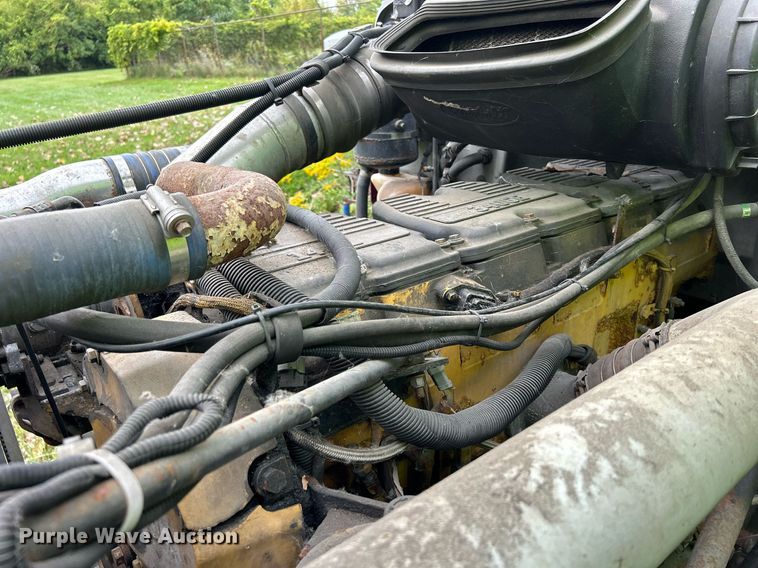 image for item DQ0954 1998 Peterbilt 377  vacuum truck