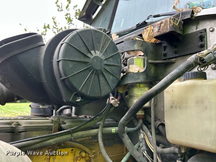 image for item DQ0954 1998 Peterbilt 377  vacuum truck