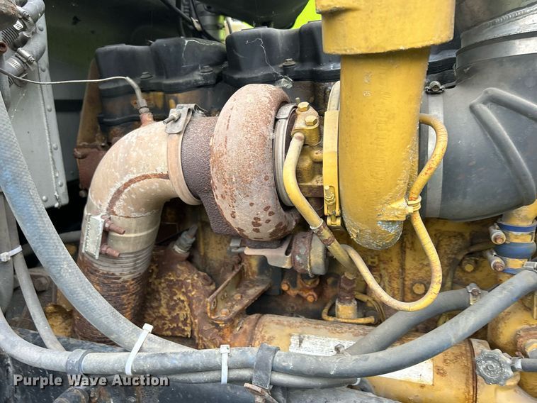 image for item DQ0954 1998 Peterbilt 377  vacuum truck