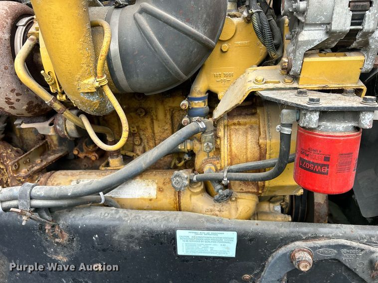 image for item DQ0954 1998 Peterbilt 377  vacuum truck