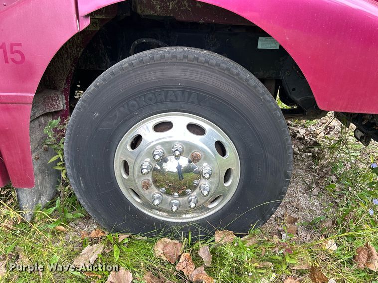 image for item DQ0954 1998 Peterbilt 377  vacuum truck