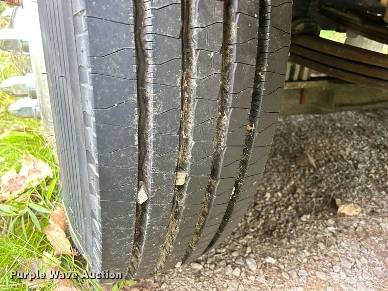 image for item DQ0954 1998 Peterbilt 377  vacuum truck