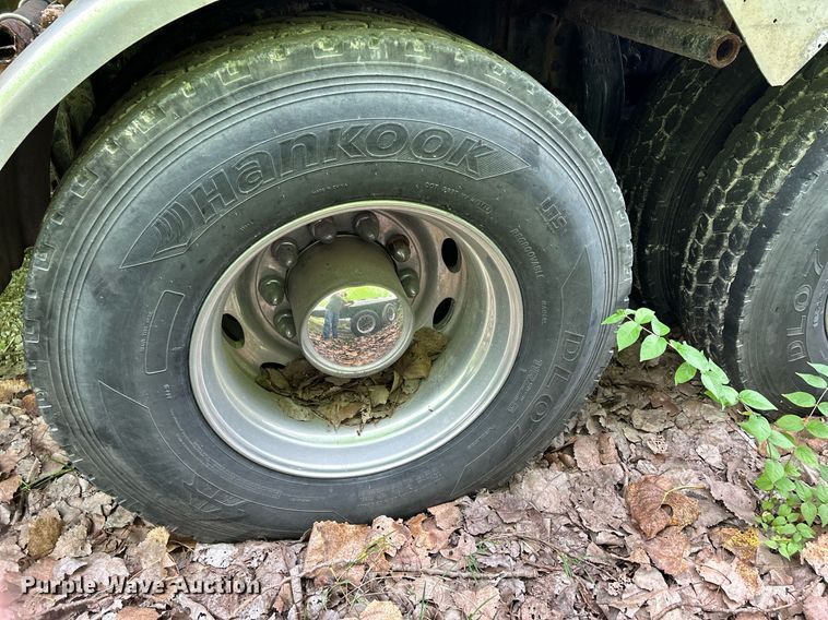 image for item DQ0954 1998 Peterbilt 377  vacuum truck