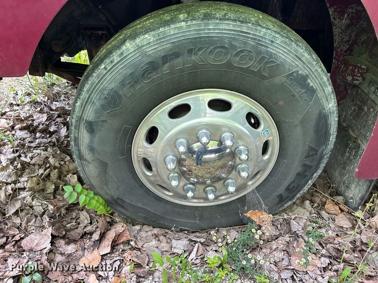 image for item DQ0954 1998 Peterbilt 377  vacuum truck