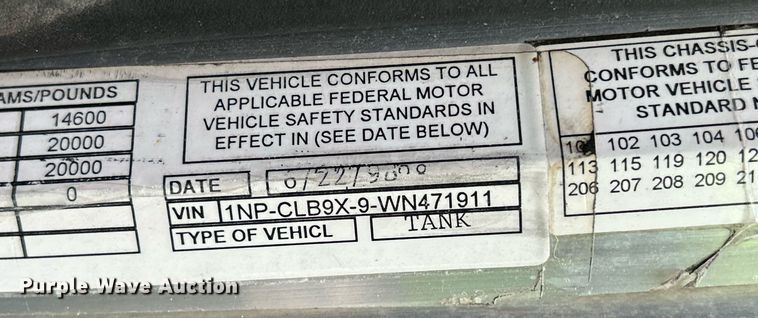 image for item DQ0954 1998 Peterbilt 377  vacuum truck