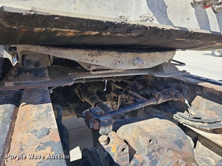 image for item DQ1170 2004 Mack CX613  truck tractor